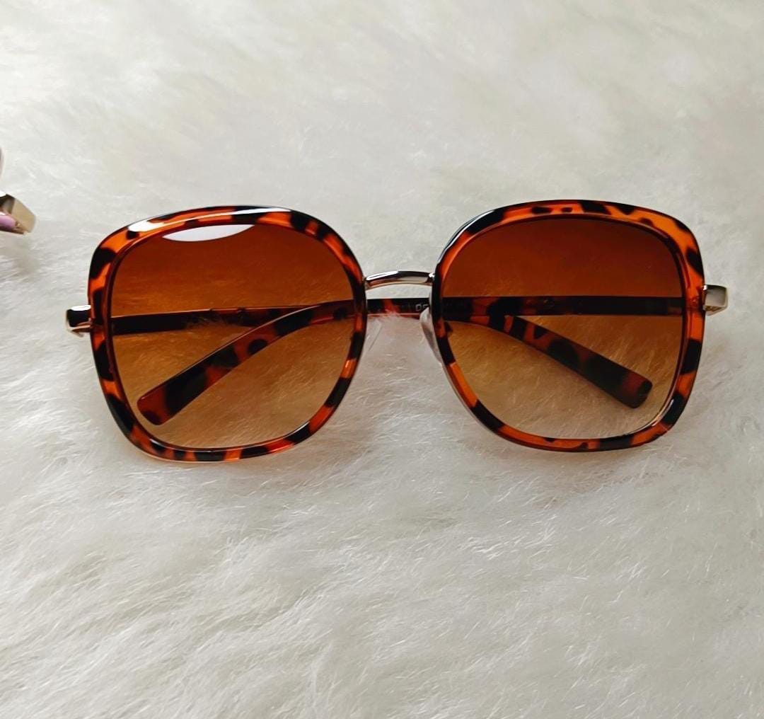 Yu Fashions Square Shaped High Fashion UV Protected Korean Sunglasses
