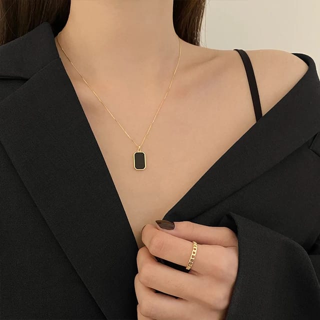 Yu Fashions High Fashions Black Stone Golden Korean Necklace