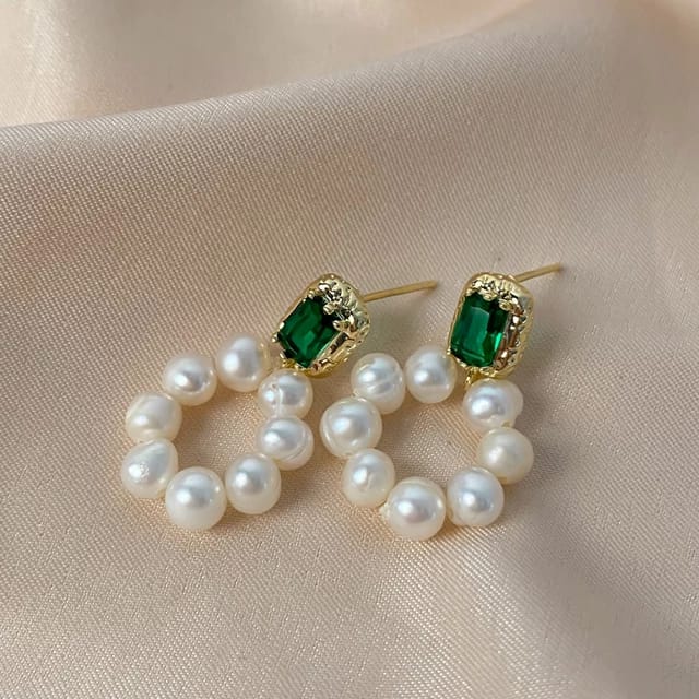 Yu Fashions Green Emerald Pearl Cute Korean Earrings Pair