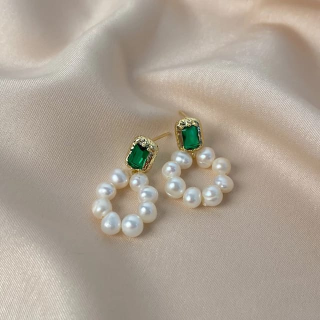 Yu Fashions Green Emerald Pearl Cute Korean Earrings Pair