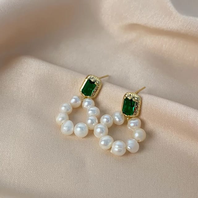 Yu Fashions Green Emerald Pearl Cute Korean Earrings Pair