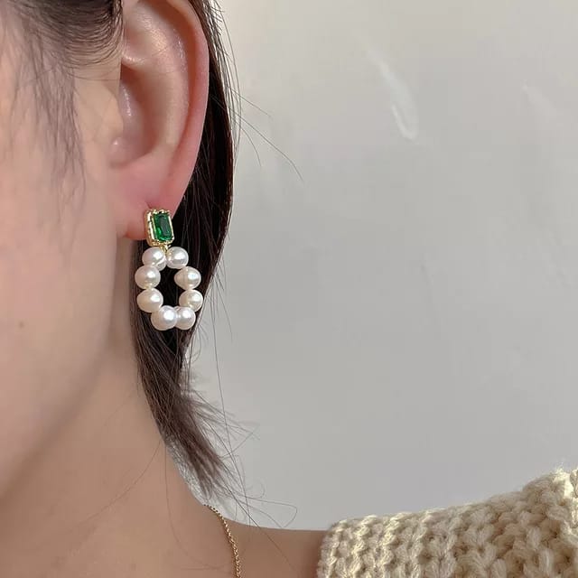 Yu Fashions Green Emerald Pearl Cute Korean Earrings Pair