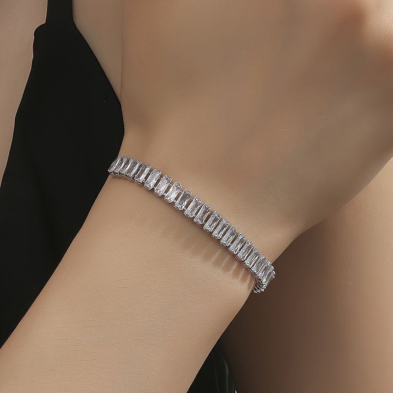 Yu Fashions Crystal Geometrical High Fashion Korean Bracelet