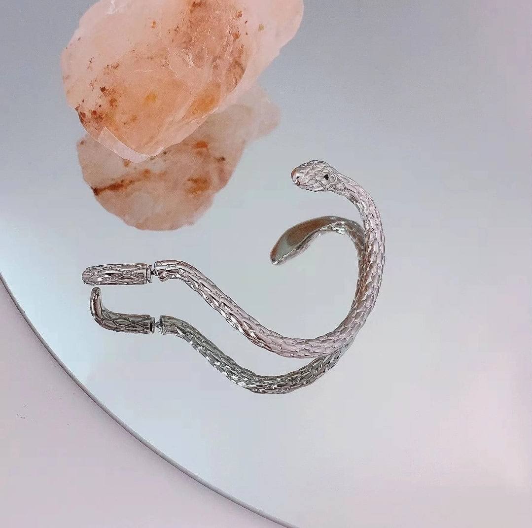 Yu Fashions Geometrical Hip Hop Punk BTS Inspired animal Snake Korean Single Pc earring