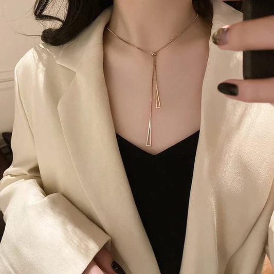 YU Fashions Adjustable Criss Cross Cute Minimal High Fashion Necklace