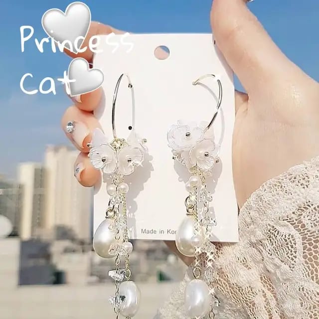 Yu Fashions White Shell Pearl Drop Korean earrings Pair