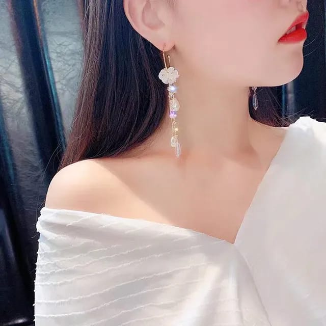 Yu Fashions White Shell Pearl Drop Korean earrings Pair