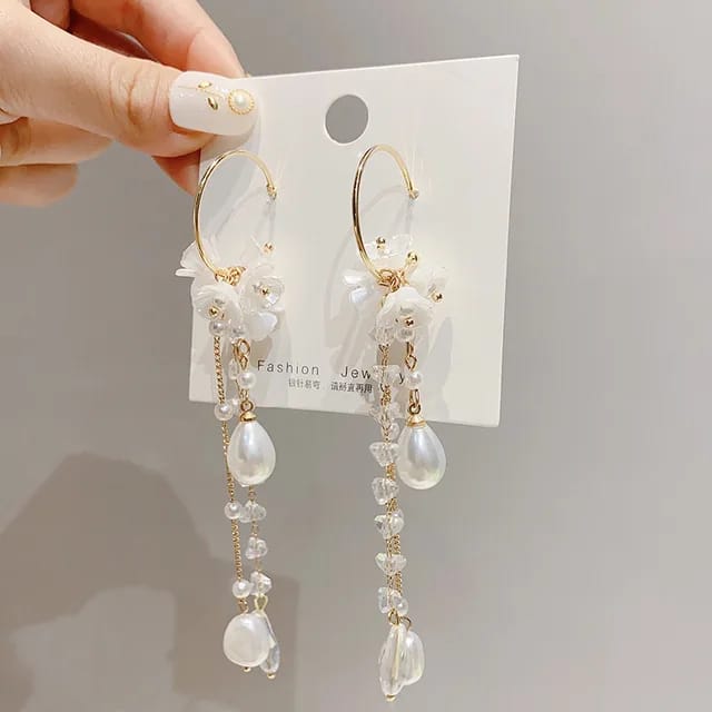 Yu Fashions White Shell Pearl Drop Korean earrings Pair