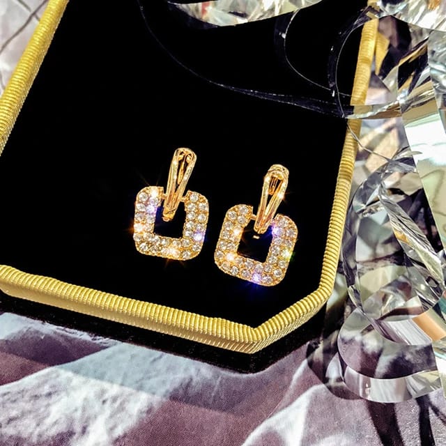 Yu Fashions Geometrical Rectangular Shaped Rhinestone Korean Earrings Pair