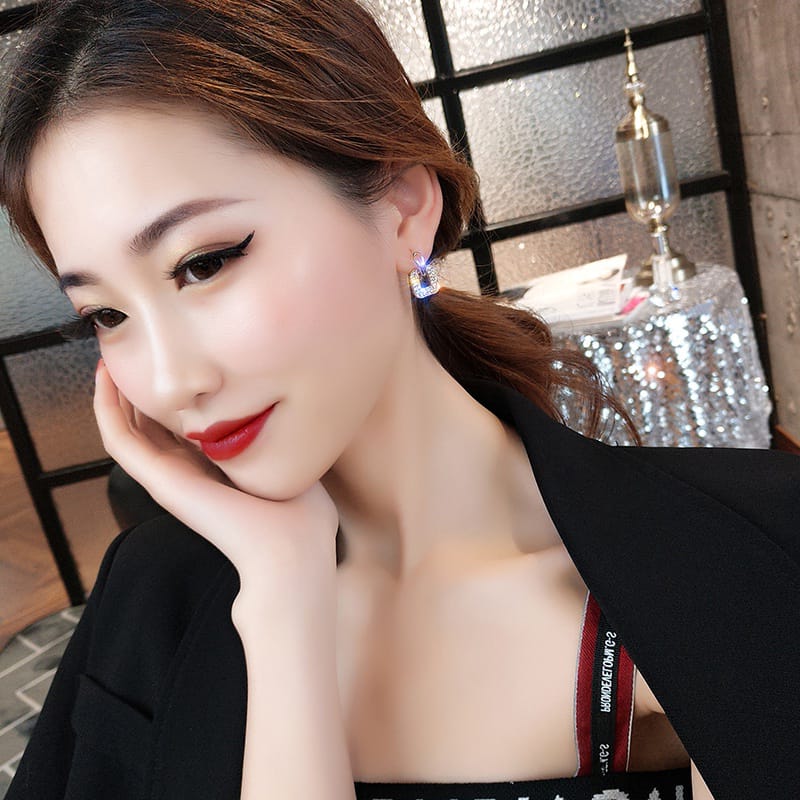 Yu Fashions Geometrical Rectangular Shaped Rhinestone Korean Earrings Pair