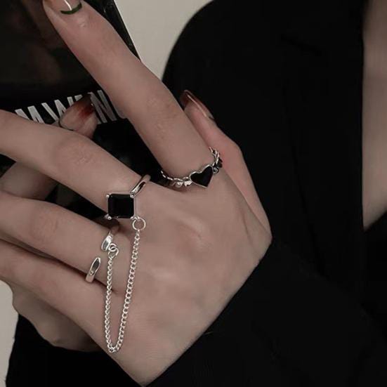 Yu Fashions Black Heart Joint Silver Chain Korean Ring Set of 3