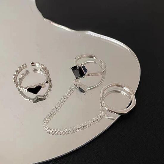 Yu Fashions Black Heart Joint Silver Chain Korean Ring Set of 3
