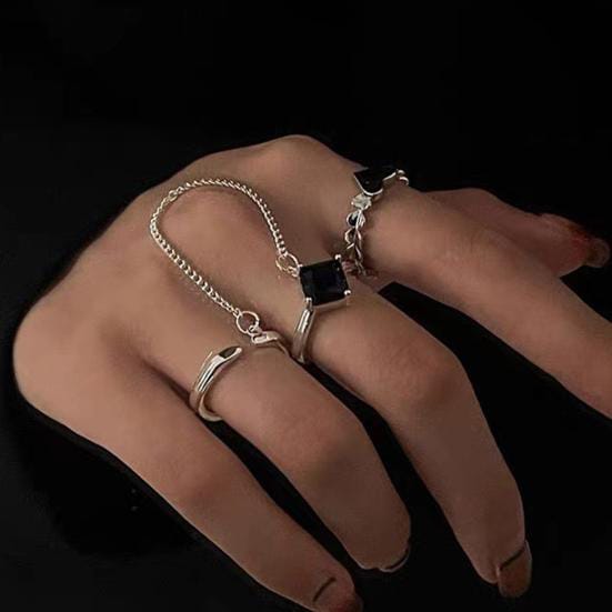 Yu Fashions Black Heart Joint Silver Chain Korean Ring Set of 3