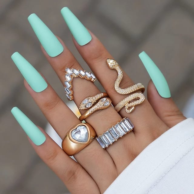 Yu Fashions Silver White Golden Snake Heart High Fashion Korean Ring Set of 5