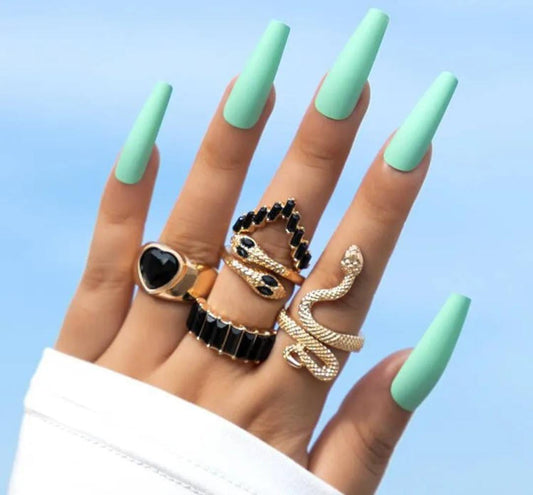 Yu Fashions Black Stone Snake High Fashion Korean Ring Set of 5