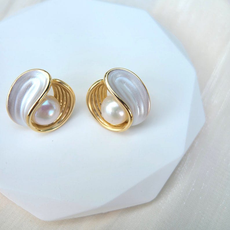 Yu Fashions Twisted Enamel Painted Pearl Korean Earrings Stud  Pair