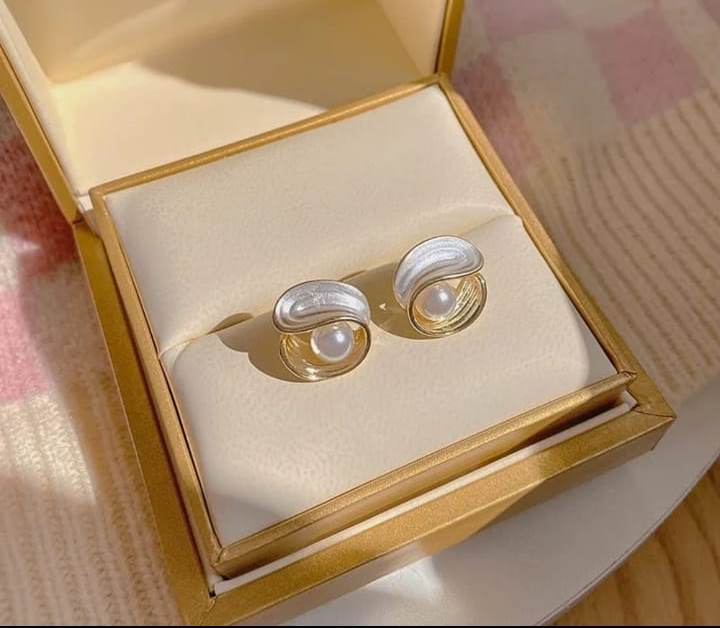 Yu Fashions Twisted Enamel Painted Pearl Korean Earrings Stud  Pair