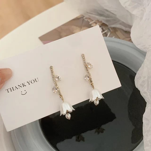 Yu Fashions White Bell Flower with Cute Petals High Fashion Korean Earrings Pair
