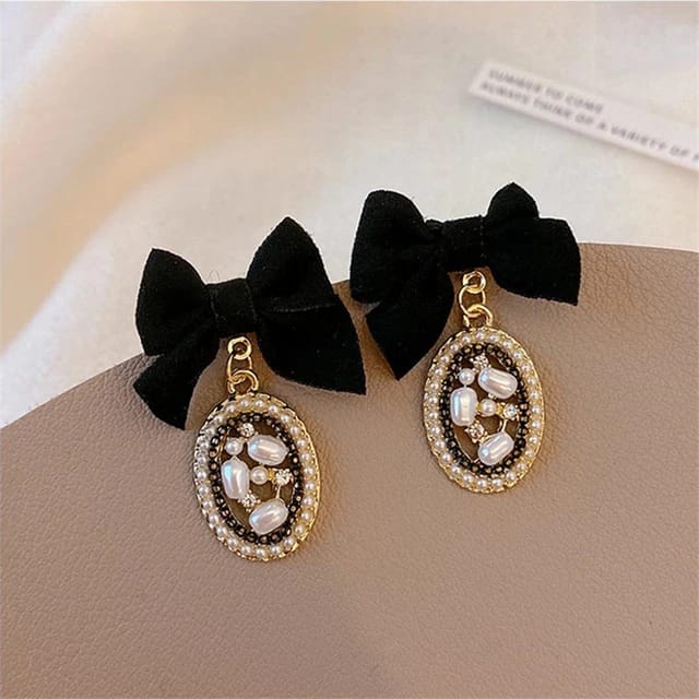 Yu Fashions Black Velvet Bow Knot Vintage High Fashion Korean earrings Earring pair