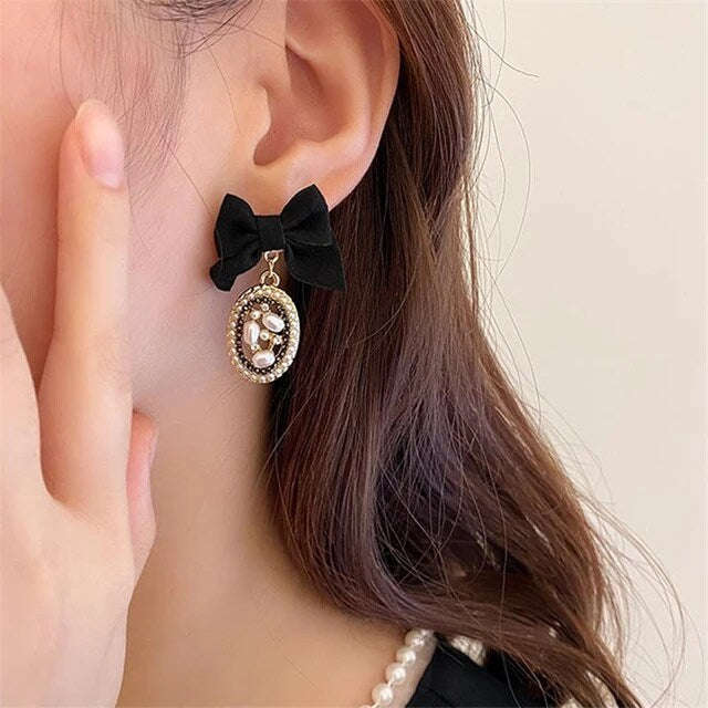 Yu Fashions Black Velvet Bow Knot Vintage High Fashion Korean earrings Earring pair