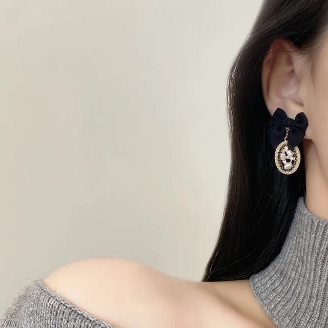 Yu Fashions Black Velvet Bow Knot Vintage High Fashion Korean earrings Earring pair