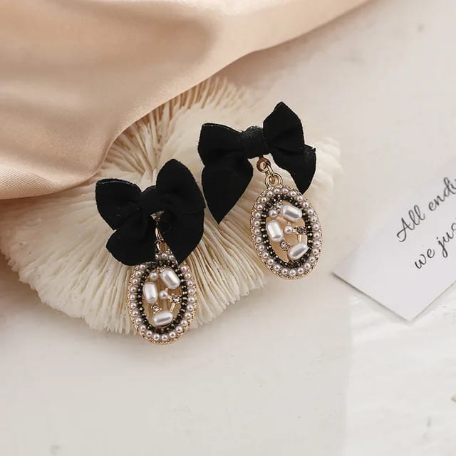 Yu Fashions Black Velvet Bow Knot Vintage High Fashion Korean earrings Earring pair