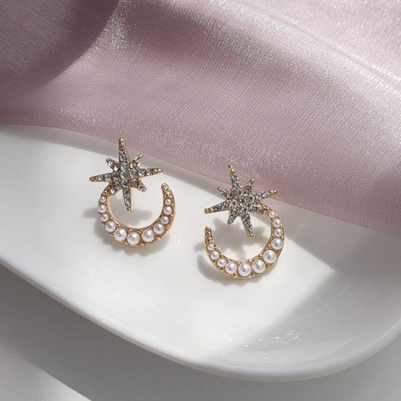 Yu Fashions Star Moon Pearl Rhinestone High Fashion Korean Earrings Stud Pair