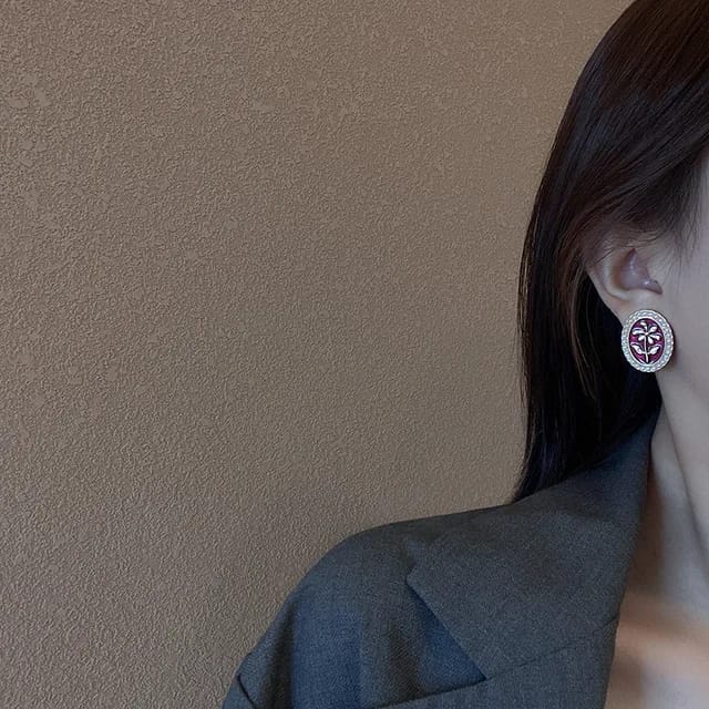 Yu Fashions Red Vintage Oval Shaped High Fashion Korean Earrings Stud pair