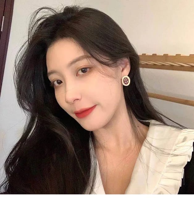 Yu Fashions Red Vintage Oval Shaped High Fashion Korean Earrings Stud pair