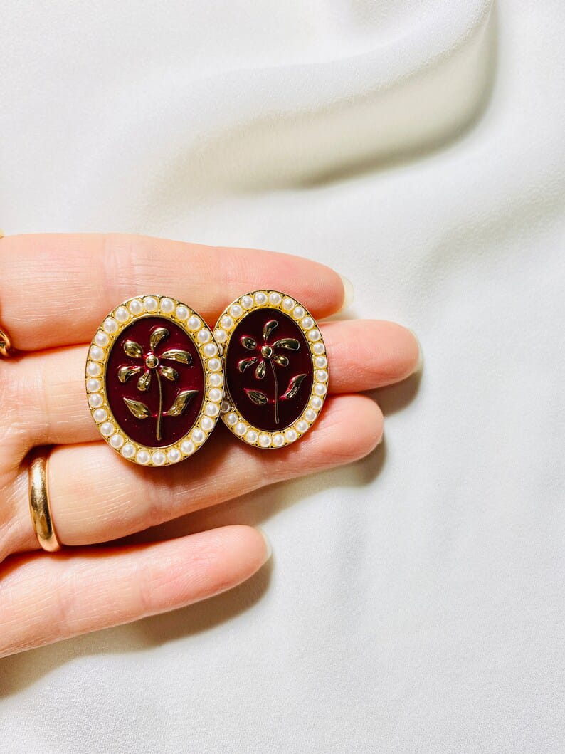 Yu Fashions Red Vintage Oval Shaped High Fashion Korean Earrings Stud pair