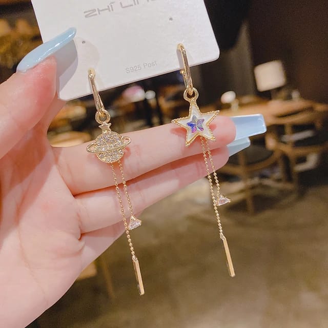 Yu Fashions Star Moon Globe Earth Asymmetrical High Fashion Korean Earrings Pair