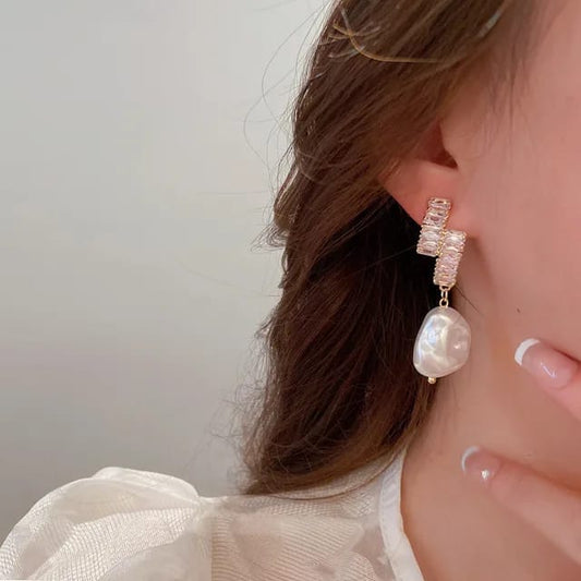 Yu Fashions Freshwater Crystal High Fashion Dreamy Korean Earrings Pair