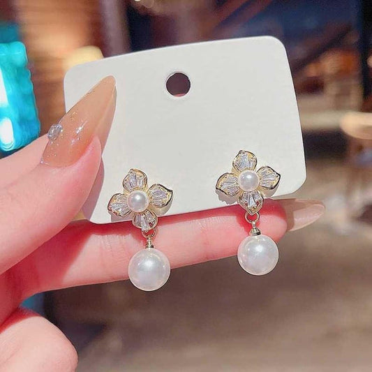 Yu Fashions Four Clover Flower Crystal Pearl Korean Earrings Pair