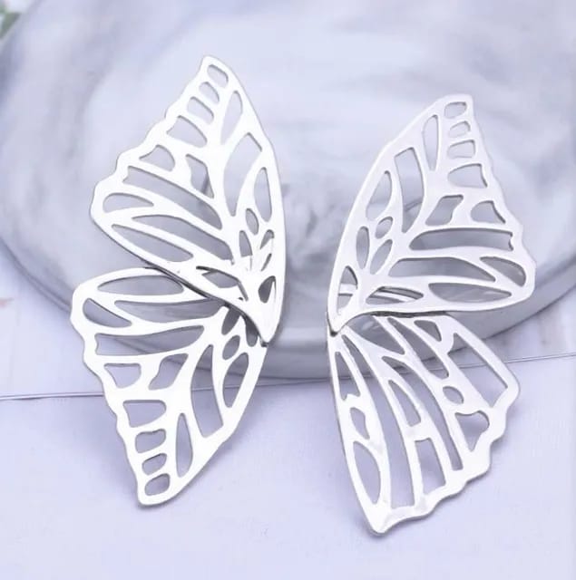Yu Fashions Web Wing Butterfly Golden Korean earrings Pair