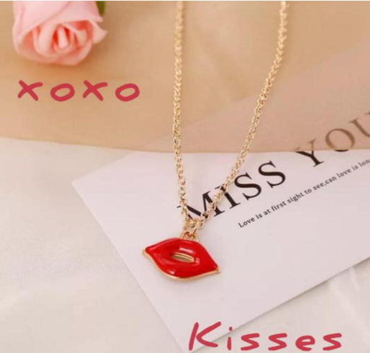 Yu Fashions Lip Kiss Red Cute Minimal Pendent Necklace Chain