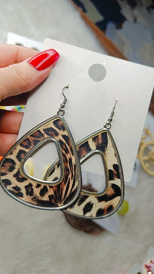 Yu Fashions Animal Print Oval Shaped High Fashion Korean Earrings Pair