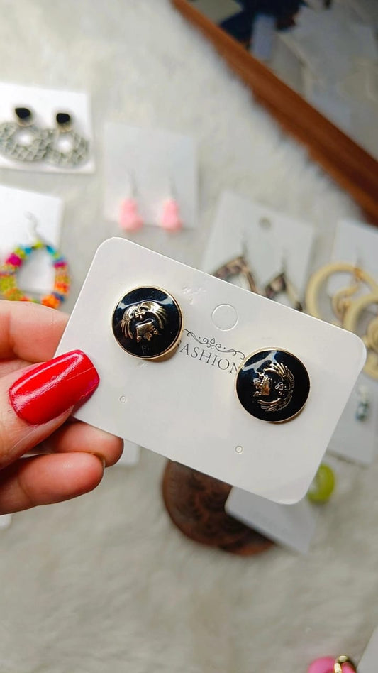 Yu Fashions Black & Golden High Fashion Korean Stud Earrings Pair Deal