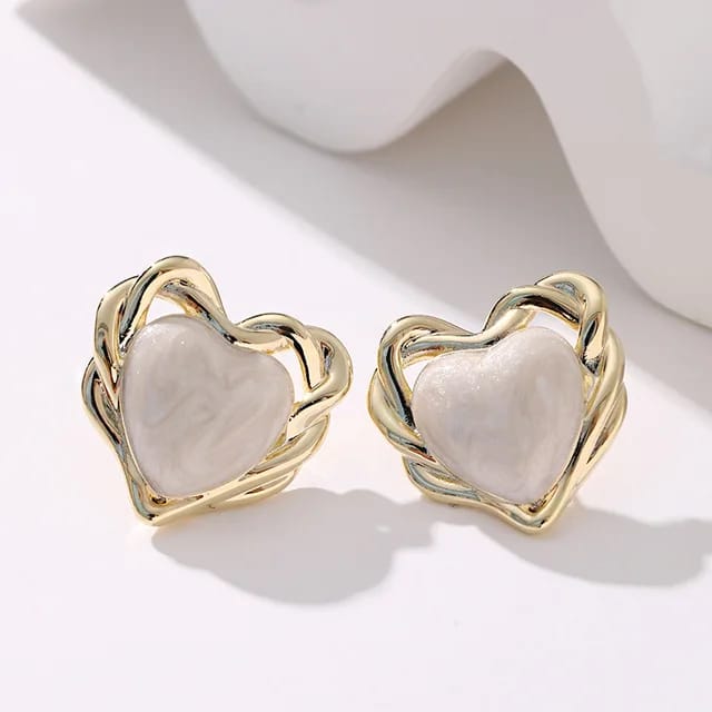 Yu Fashions Bride Dainty classic Pearl Heart Shaped Korean Earrings for Women