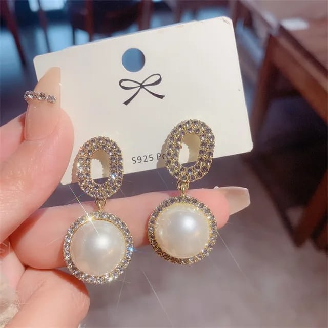 Yu Fashions Retro Elegant S925 Silver Needle Rhinestone Round Big Pearl Stud Korean Earrings for Women