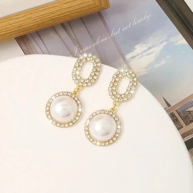 Yu Fashions Retro Elegant S925 Silver Needle Rhinestone Round Big Pearl Stud Korean Earrings for Women