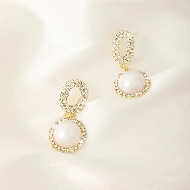 Yu Fashions Retro Elegant S925 Silver Needle Rhinestone Round Big Pearl Stud Korean Earrings for Women