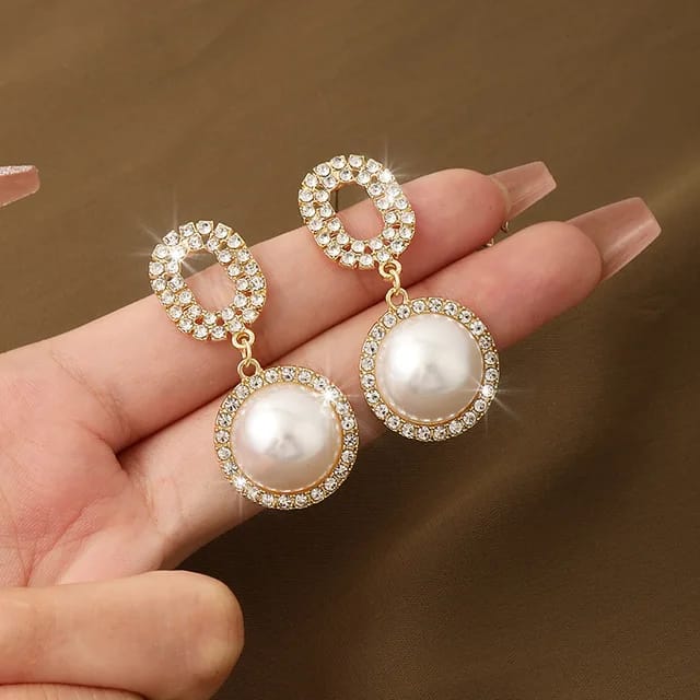 Yu Fashions Retro Elegant S925 Silver Needle Rhinestone Round Big Pearl Stud Korean Earrings for Women