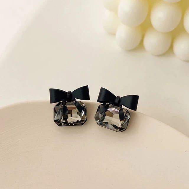 Yu Fashions Black Bow Knot Cubic Crystal Stud Earrings