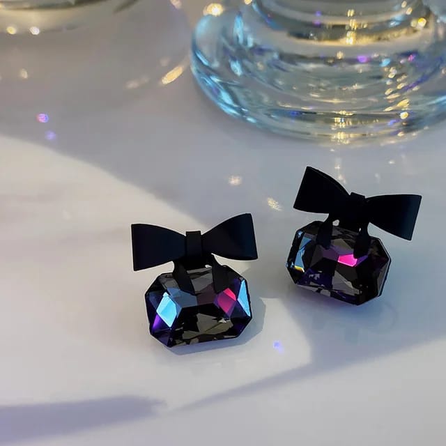 Yu Fashions Black Bow Knot Cubic Crystal Stud Earrings