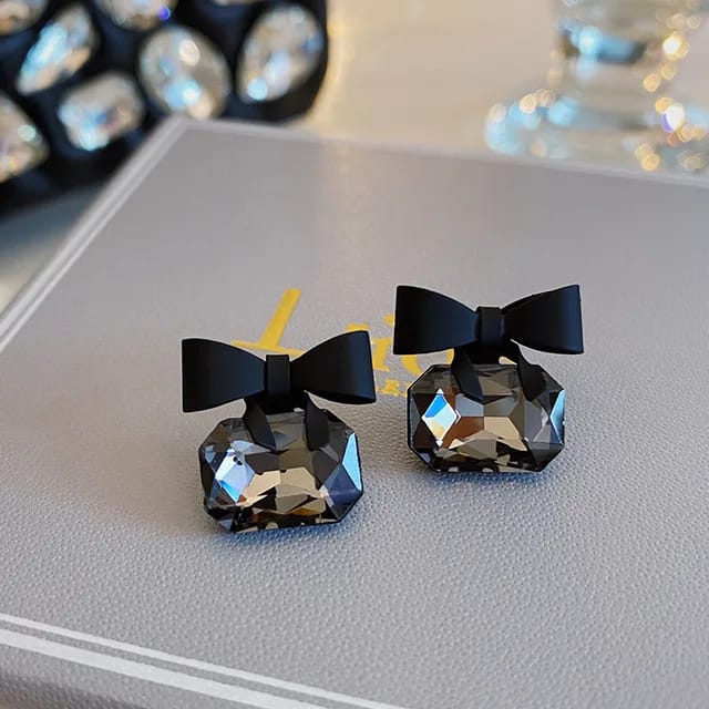 Yu Fashions Black Bow Knot Cubic Crystal Stud Earrings