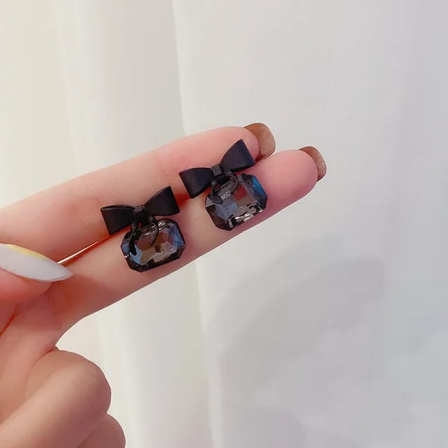 Yu Fashions Black Bow Knot Cubic Crystal Stud Earrings