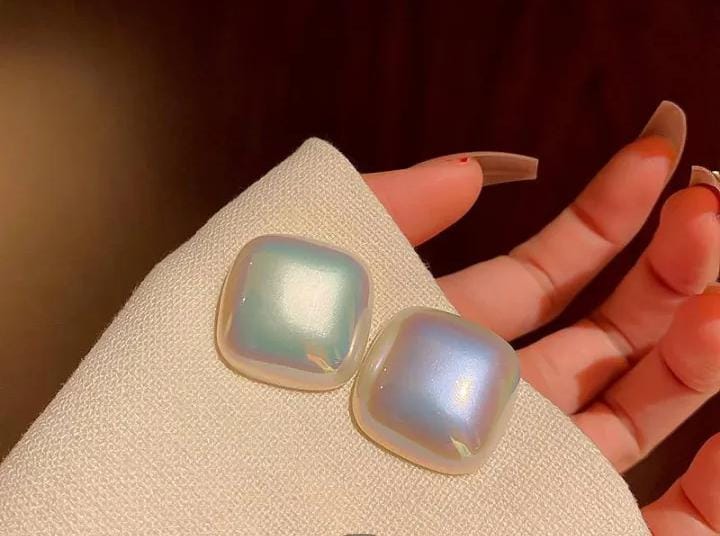 Yu Fashions Vintage High Fashion Square Shaped Korean Earrings Pair