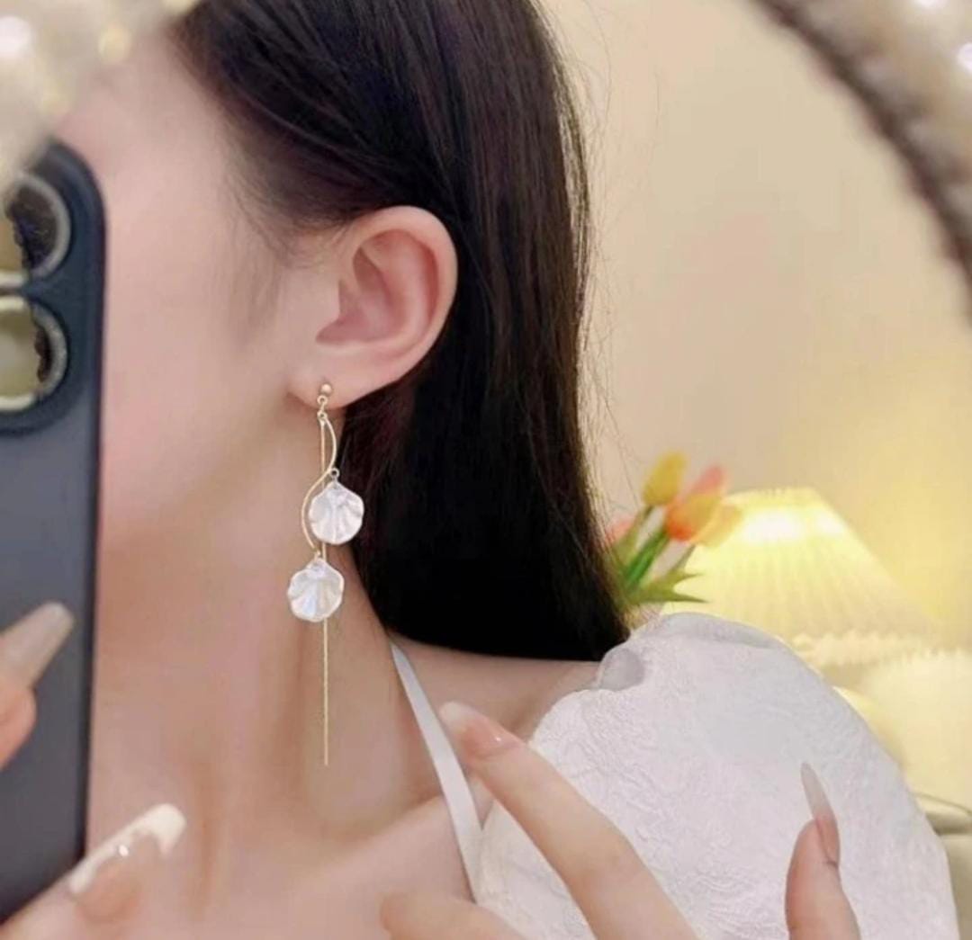 YU Fashions Seashell Drop Chain Korean Earrings Pair
