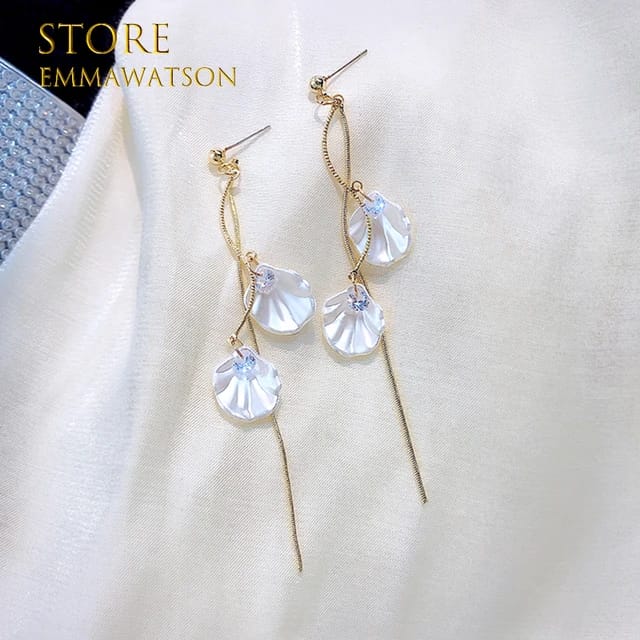 YU Fashions Seashell Drop Chain Korean Earrings Pair