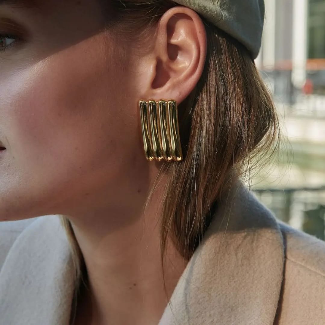 Yu Fashions Vertical Striped High Fashion Anti Tarnish Korean Earrings